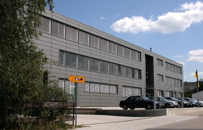 Die Reilinger Firma Schaumaplast hat ein 2.000 qm groes Bro- und Betriebsgebude errichtet
