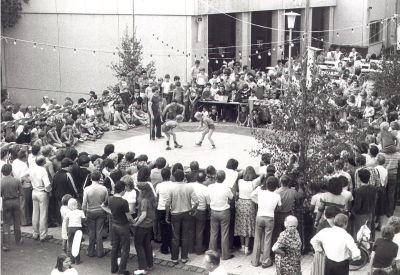 Schaukampf der Ringerjungend beim 1. Straenfest 1981