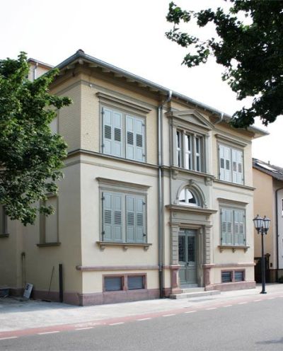 Das ehemalige Pfarrhaus wurde aufw�ndig saniert
