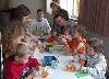 groes Spiel- und Bastelangebot fr Kinder
