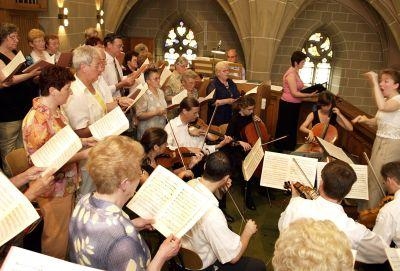 Der katholische Kirchenchor umrahmte den Gottesdienst