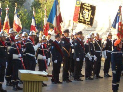 Reilinger Standarte zwischen franzsischen Standarten 