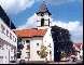 Sanierungsbedftige Auenfassade der Evangelischen Kirche 