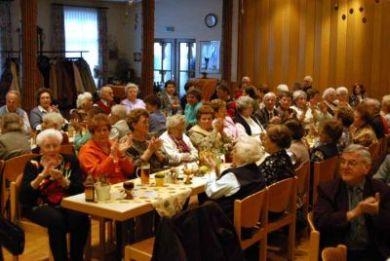 Voll besetzter Josefshaussaal