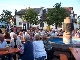 Voll besetzter Rathausplatz