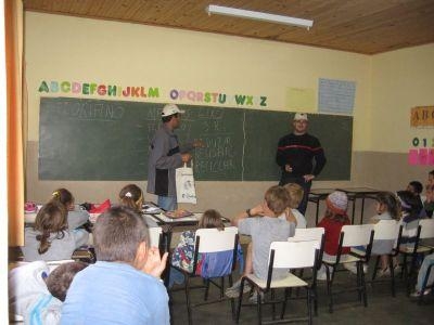 Florian Petzold in einer brasilianischen Schule