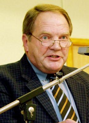 Alt-Brgermeister Helmut Mller hielt die Festrede 