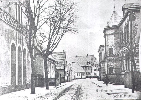 Unser Bild zeigt die Reilinger Synagoge um 1900.