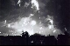 Raketen lassen verregneten Silvester-Himmel leuchten