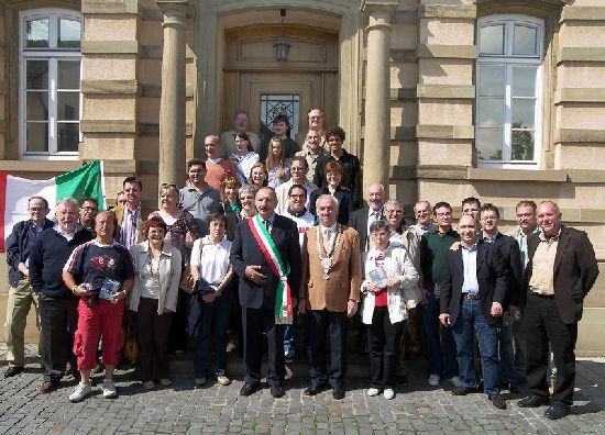 Zwei Spargelgemeinden - Mezzago und Reilingen