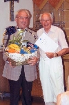 Jubilar Siegfried von Sagunski und Brgermeister Klein
