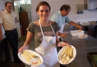 Spargel auf italienisch: mit Spiegelei