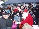 Stimmungsvolles Gedrnge beim Marktgeschehen mit Nikolaus