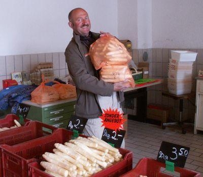 Reilinger Spargel wurde mit an die Loire genommen
