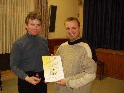 Markus Waldmann erhielt von Schaefer die Ehrennadel in Gold