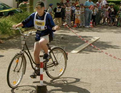 Bei den �bungen war Geschicklichkeit gefragt