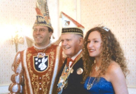 Das Reilinger Prinzenpaar mit Ministerprsident Teufel