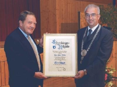 Helmut M�ller von Bgm. Klein zum Ehrenb�rger ernannt