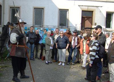Otmar Geiger in der Figur des Wersauer Burgwchters