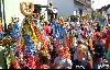 Schiller-Sch�ler brachten Farbe in Sommertagsumzug