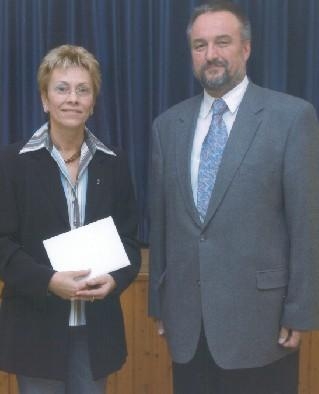 Gertrud Schreck  und Pfarrer Nauber