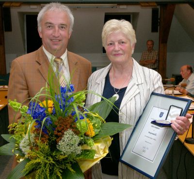 Kte Baumann erhlt die Brgermedaille der Gemeinde Reilingen